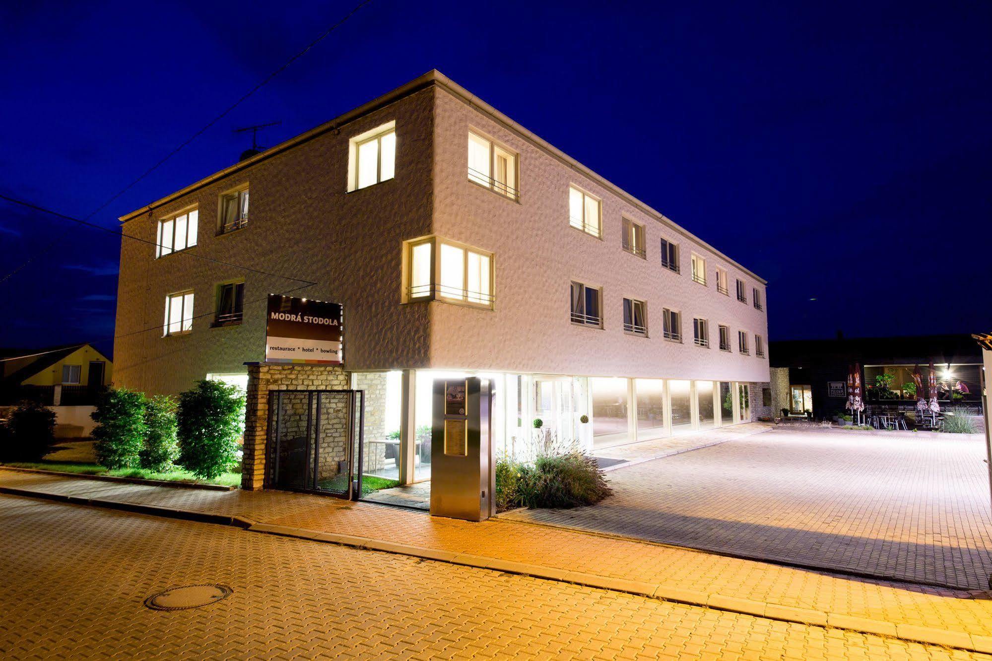 Modra Stodola Contactless Check-In Hotel Horoměřice Buitenkant foto